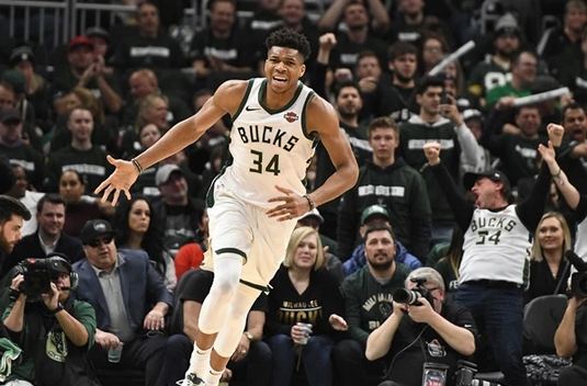 Giannis Antetokounmpo Milwaukee Bucks