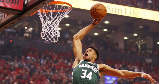 Giannis Antetokounmpo Milwaukee Bucks