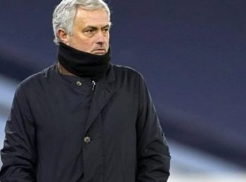 Fourth official Serra apologizes to Mourinho over ‘imperfect behaviour’ during Roma-Cremonese game